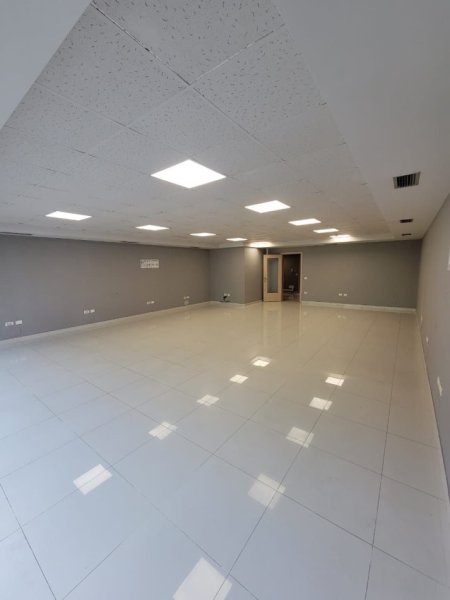 jepet me qera zyre Kati 5, 210 m² 3.200 € (BLLOK)