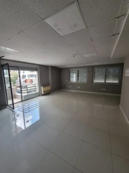 jepet me qera zyre Kati 5, 210 m² 3700 € (BLLOK)