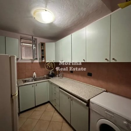 Tirane, jepet me qera apartament 1+1 Kati 3, 50 m² 470 € (Rruga e Barrikadave)