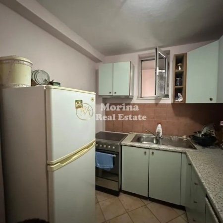 Tirane, jepet me qera apartament 1+1 Kati 3, 50 m² 470 € (Rruga e Barrikadave)