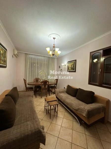 Tirane, jepet me qera apartament 1+1 Kati 3, 50 m² 500 € (Rruga e Barrikadave)