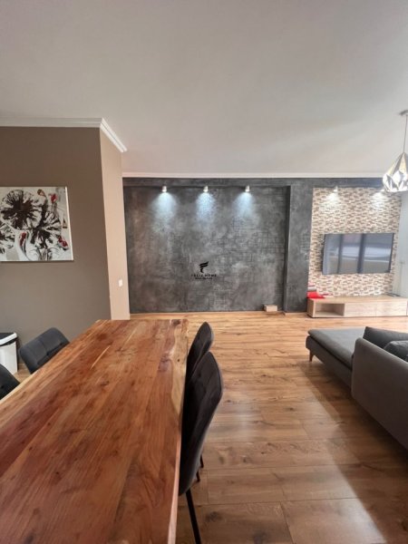 Tirane, jepet me qera apartament 2+1 Kati 4, 90 m² 800 € (KOPSHTI BOTANIK)