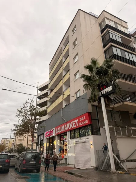 Durres, shes apartament 1+1+Ballkon Kati 5, 95.000 € (HOTEL VIVAS)