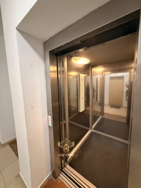 Durres, shes apartament 1+1+Ballkon Kati 5, 95.000 € (HOTEL VIVAS)