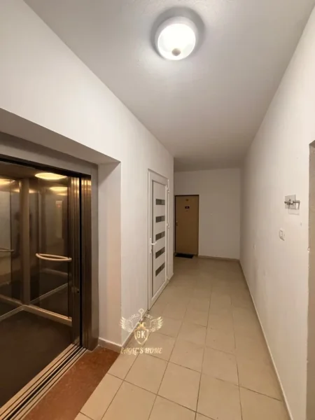 Durres, shes apartament 1+1+Ballkon Kati 5, 95.000 € (HOTEL VIVAS)