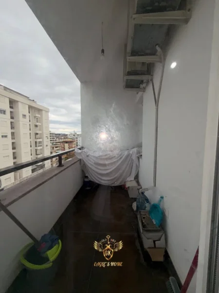 Durres, shes apartament 1+1+Ballkon Kati 5, 95.000 € (HOTEL VIVAS)