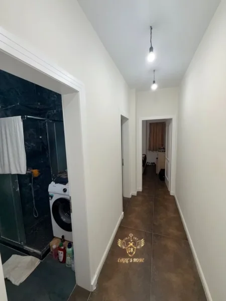 Durres, shes apartament 1+1+Ballkon Kati 5, 95.000 € (HOTEL VIVAS)