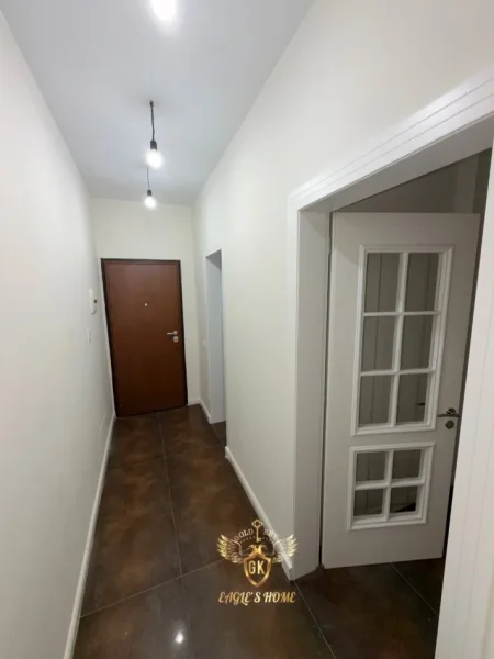 Durres, shes apartament 1+1+Ballkon Kati 5, 95.000 € (HOTEL VIVAS)