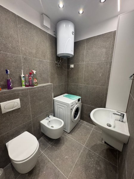 Tirane, jepet me qera apartament 1+1 Kati 3, 64 m² 600 € (kompleksi oassis)