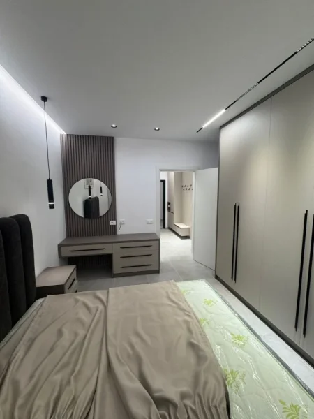 Tirane, jepet me qera apartament 1+1 Kati 3, 64 m² 600 € (kompleksi oassis)