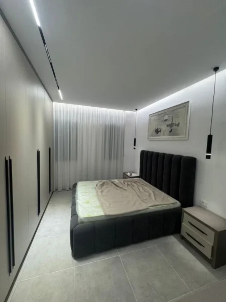 Tirane, jepet me qera apartament 1+1 Kati 3, 64 m² 600 € (kompleksi oassis)