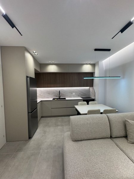 Tirane, jepet me qera apartament 1+1 Kati 3, 64 m² 600 € (kompleksi oassis)