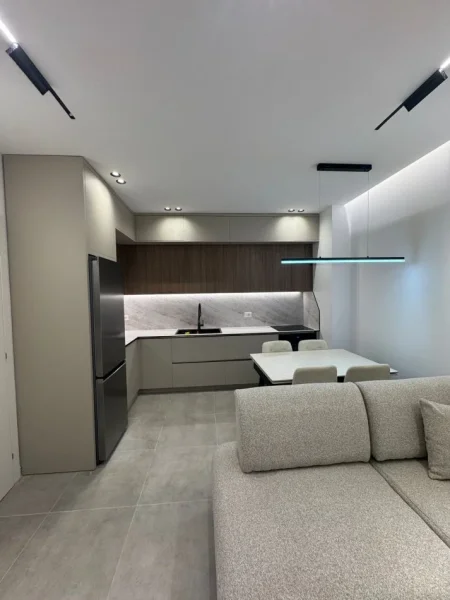 Tirane, jepet me qera apartament 1+1 Kati 3, 64 m² 600 € (kompleksi oassis)