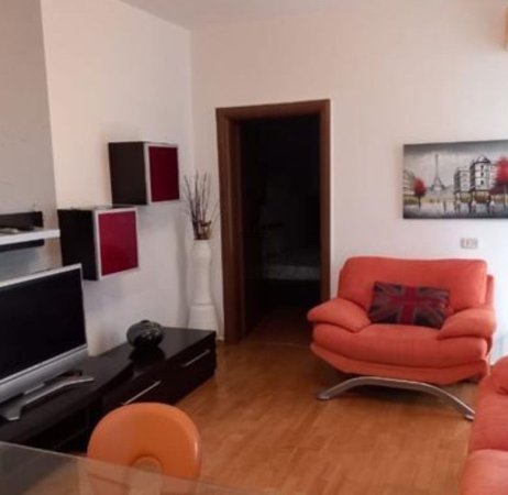 Tirane, jepet me qera apartament 2+1 Kati 4, 70 m² 600 € (21 DHJETORI)