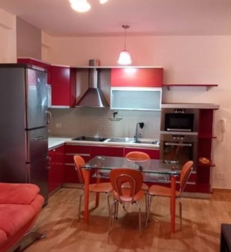 Tirane, jepet me qera apartament 2+1 Kati 4, 70 m² 600 € (21 DHJETORI)