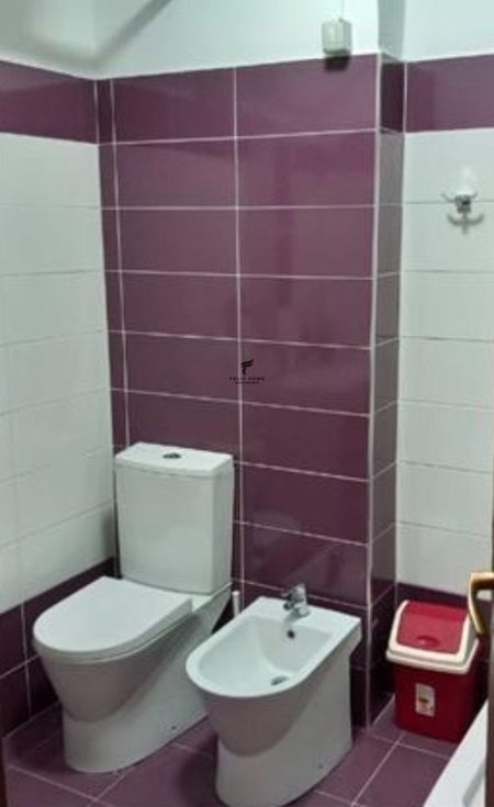 Tirane, jepet me qera apartament 2+1 Kati 4, 70 m² 600 € (21 DHJETORI)