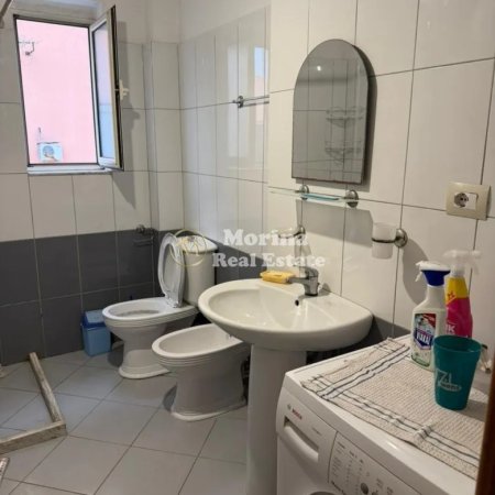 Tirane, jepet me qera apartament 2+1 Kati 4, 83 m² 600 € (Myslym Shyri)