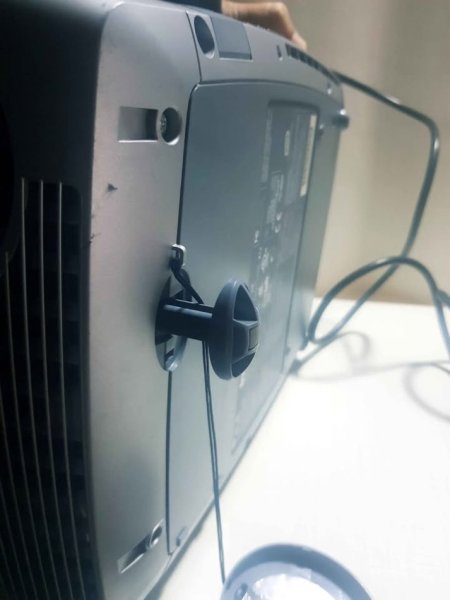 Lushnje, shes Projektorin INFOCUS, 35 mij lek te vjetra.