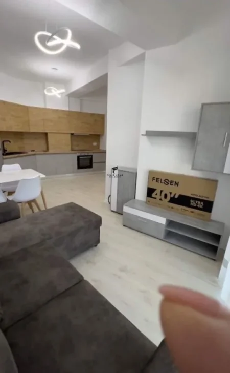 Tirane, jepet me qera apartament 2+1 Kati 8, 85 m² 570 € (ASTIR)