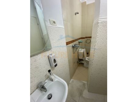 Tirane, shitet ambjent biznesi Kati 3, 38 m² 120.000 € (rruga myslym shyri)