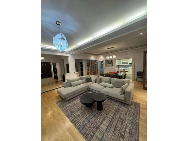 Tirane, shitet apartament 2+1+Aneks+Ballkon Kati 7, 151 m² 460.000 € (Rruga myslym shyri)