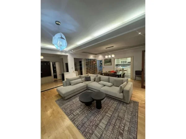 Tirane, shitet apartament 2+1+Aneks+Ballkon Kati 7, 151 m² 460.000 € (Rruga myslym shyri)