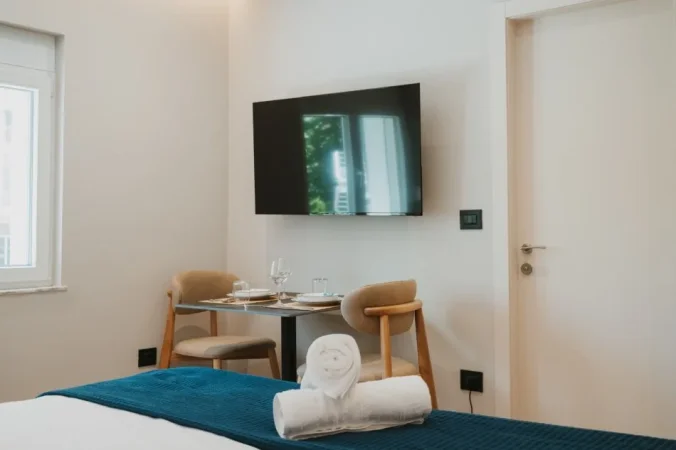 Tirane, jepet me qera garsonier 1+1 Kati 3, 30 m² 1.100 € (Myslym Shyri)