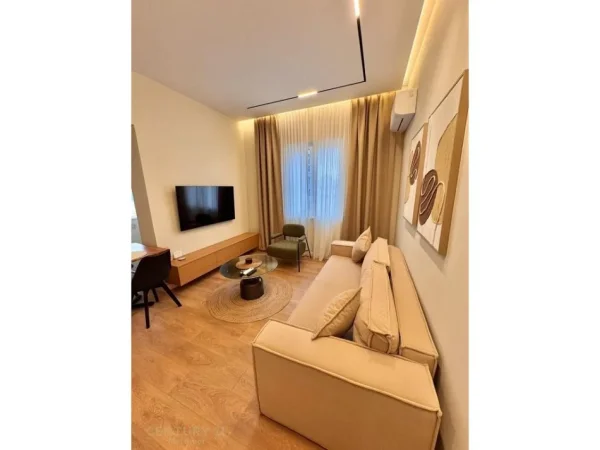 Tirane, jepet me qera apartament 1+1+Ballkon Kati 4, 47 m² 700 € (Metropol128411)