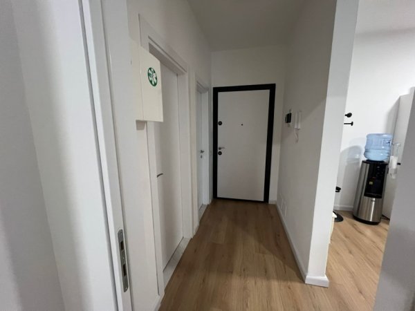 Tirane, jepet me qera nga Pronari, pa-komision zyre Kati 2, 60 m² 600 € (Robert Shvarc)