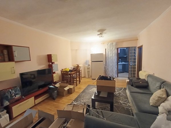 Tirane, shitet apartament 2+1+Ballkon Kati 5, 92 m² 199.000 € (KOMUNA PARISIT)