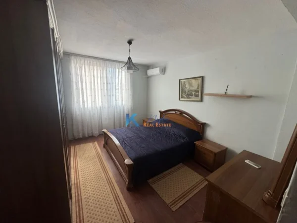Tirane, jap me qera apartament 2+1+Aneks+Ballkon Kati 3, 70 m² 560 € (Rruga Petro Nini Luarasi, Ish Tregu Elektrik)