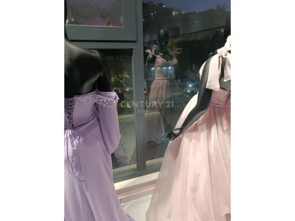 Tirane, jepet me qera ambjent biznesi Kati 2, 107 m² 900 € (misto mame)