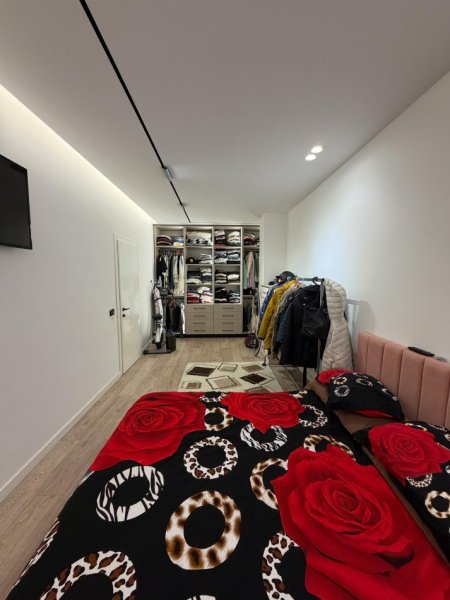 Tirane, shitet apartament 2+1+2+Ballkon , 109 m² 160.000 € (Misto Mame)