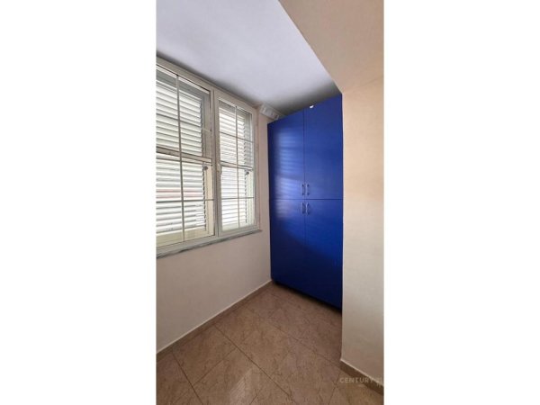 Tirane, jepet me qera apartament 2+1+Ballkon Kati 1, 86 m² 650 € (Rruga fortuzi)