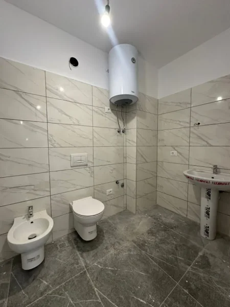 Tirane, shitet apartament 2+1+Ballkon , 93 m² 183.020 € (Kodra e Diellit 2)