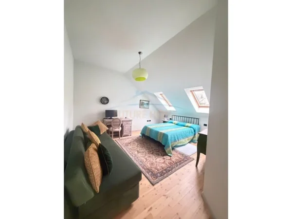 Tirane, shitet apartament 2+1+Ballkon Kati 5, 320 m² (Komuna e Parisit)