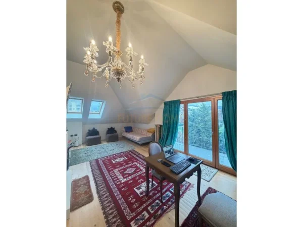 Tirane, shitet apartament 2+1+Ballkon Kati 5, 320 m² (Komuna e Parisit)