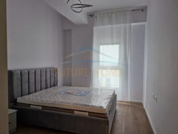 Tirane, jepet me qera apartament 1+1+Ballkon Kati 7, 54 m² 450 € (Ali Demi)