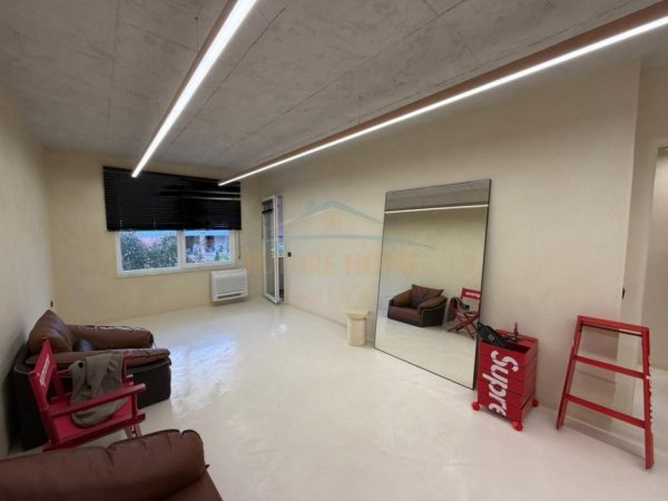 Tirane, shitet apartament 1+1+Ballkon Kati 1, 66 m² (Komuna e Parisit)