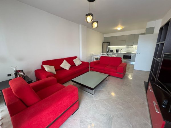 Tirane, jepet me qera apartament 1+1 Kati 5, 700 € 