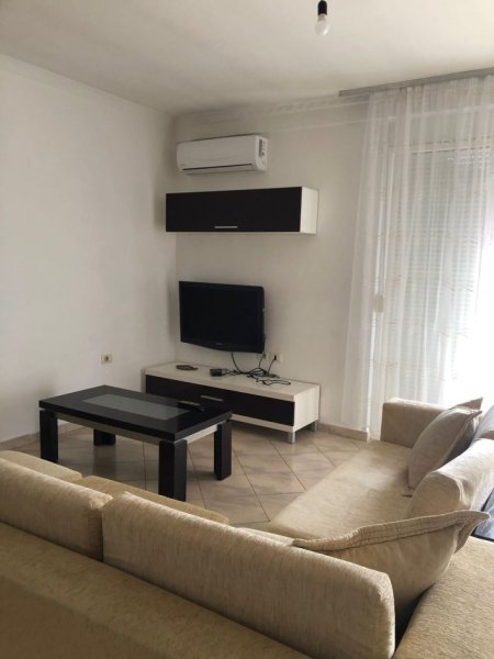 Tirane, jepet me qera apartament 2+1+Aneks+Ballkon Kati 5, 115 m² 500 € (Kodra e diellit)