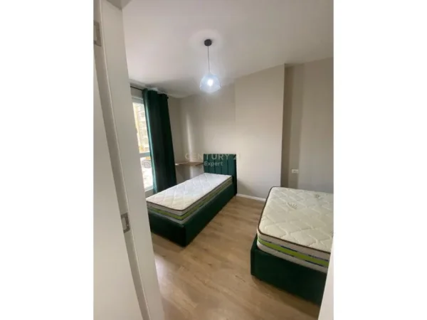 Tirane, jepet me qera apartament 1+1 Kati 1, 71 m² 450 € (Rruga Bylis)