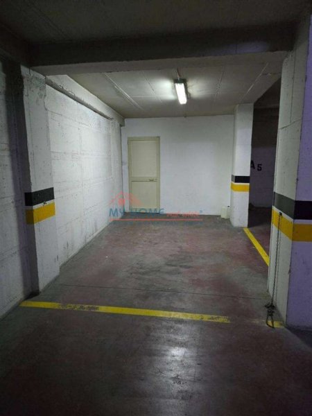 Tirane, shitet apartament 2+1+Ballkon Kati 3, 115 m² 255.000 € (Rruga Peti)