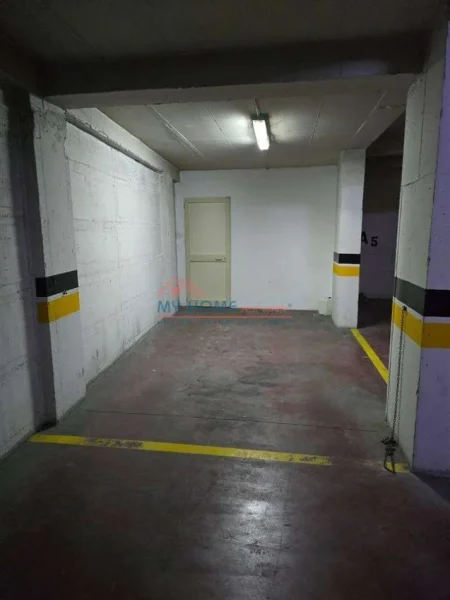 Tirane, shitet apartament 2+1+Ballkon Kati 3, 115 m² 255.000 € (Rruga Peti)