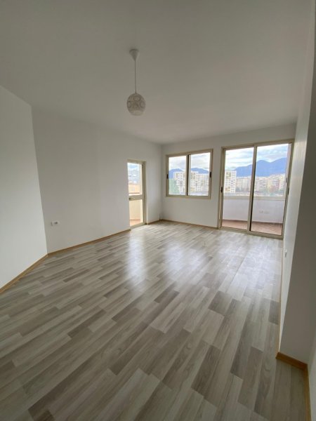 Tirane, shitet apartament 2+1 , 110 m² 132.000 € (yzberisht)