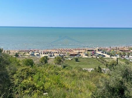 Karpen, shitet toke , 900 m² 120.000 € 