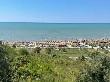 Karpen, shitet toke , 900 m² 120.000 € 