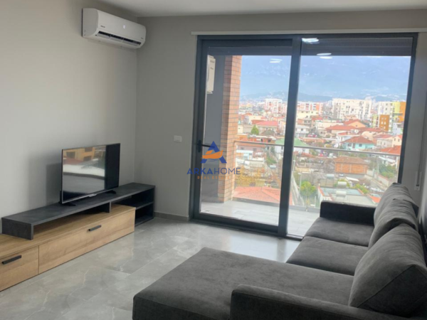 Tirane, jepet me qera apartament 2+1+Ballkon Kati 6, 108 m² 700 € 