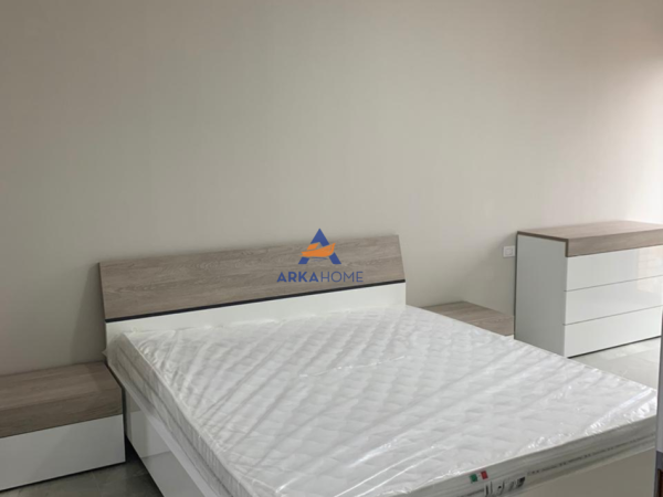 Tirane, jepet me qera apartament 2+1+Ballkon Kati 6, 108 m² 700 € 