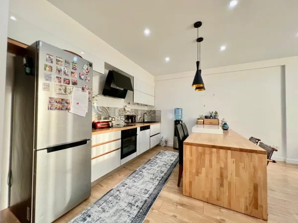 Tirane, jepet me qera apartament 2+1 , (KODRA E DIELLIT)